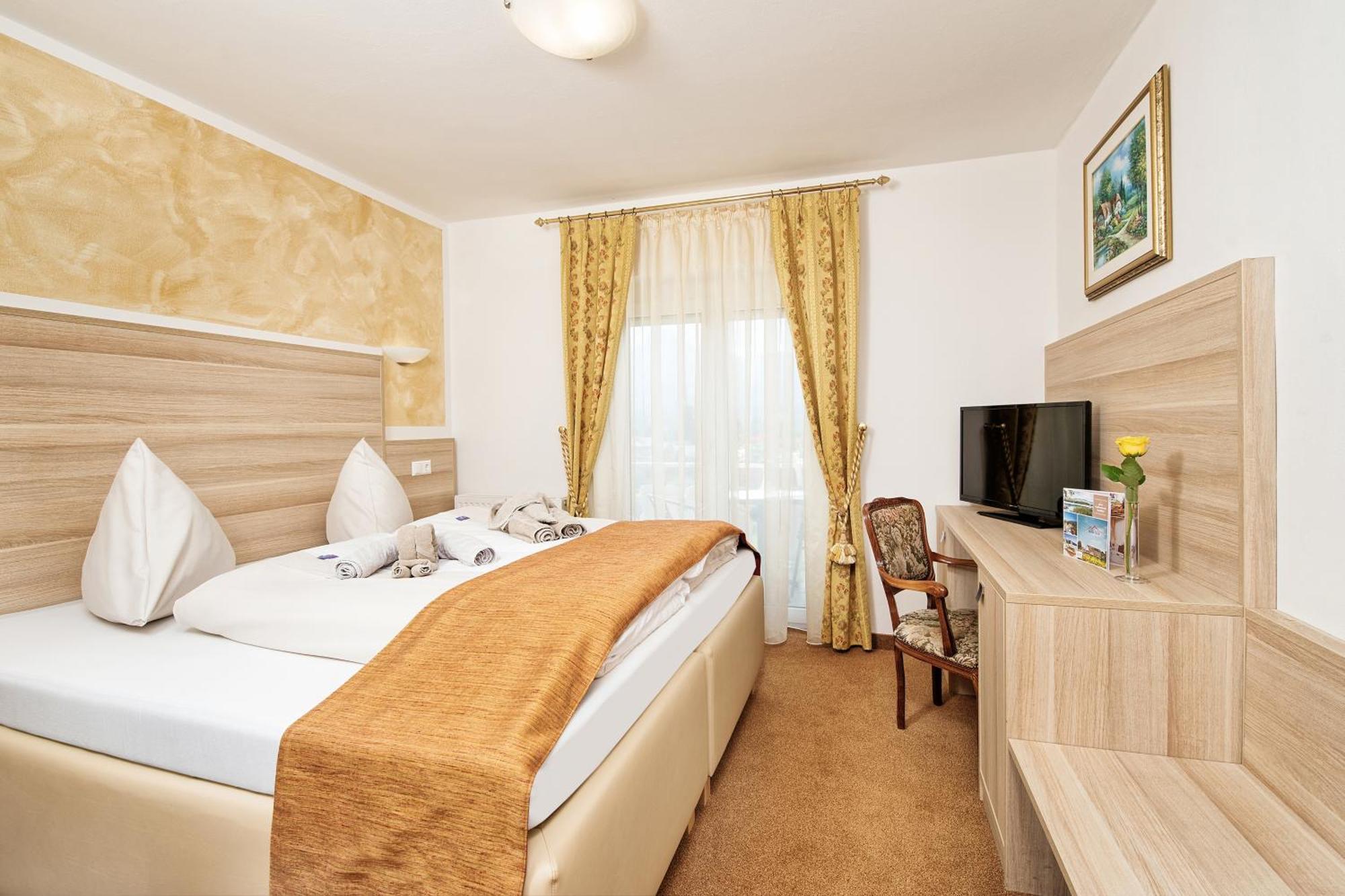 Hotel-Pension Melcher Drobollach am Faakersee Exteriör bild