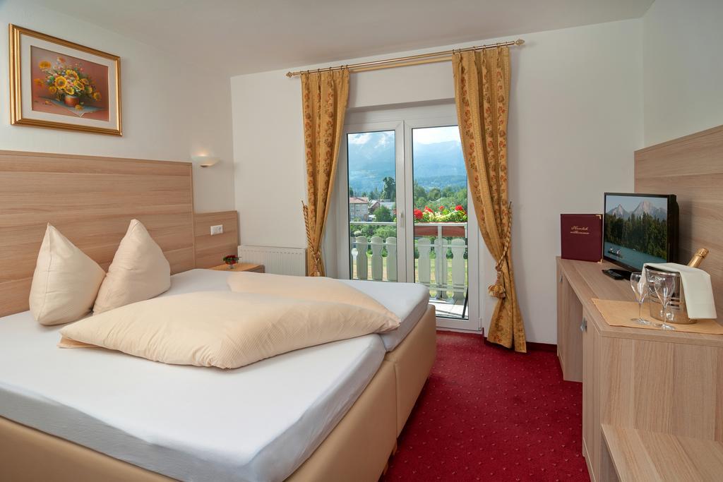 Hotel-Pension Melcher Drobollach am Faakersee Exteriör bild